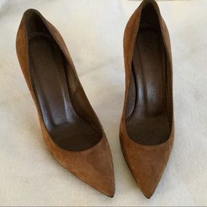 Gucci Suede Pumps